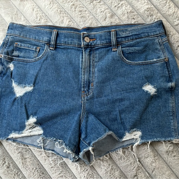Old Navy distressed size 12 mid-rise shorts - Picture 1 of 3